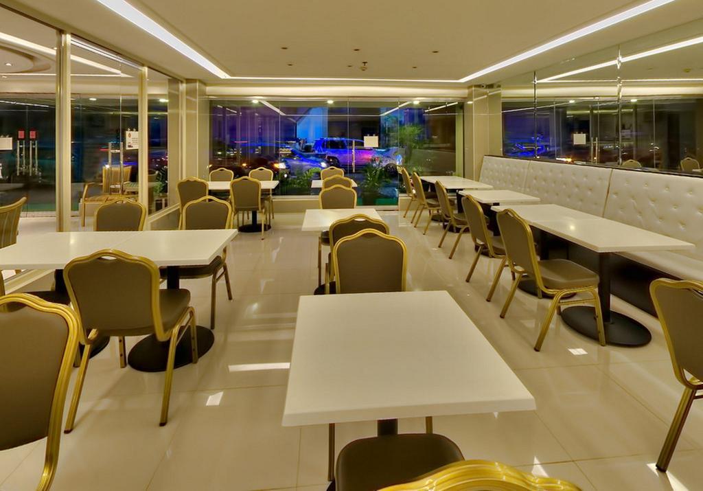D Circle Hotel Manille Extérieur photo