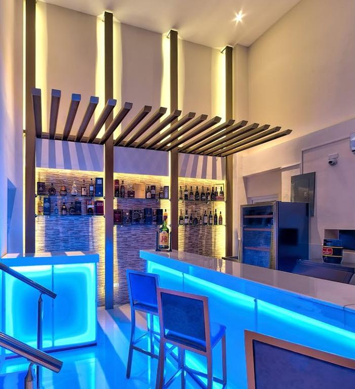 D Circle Hotel Manille Extérieur photo