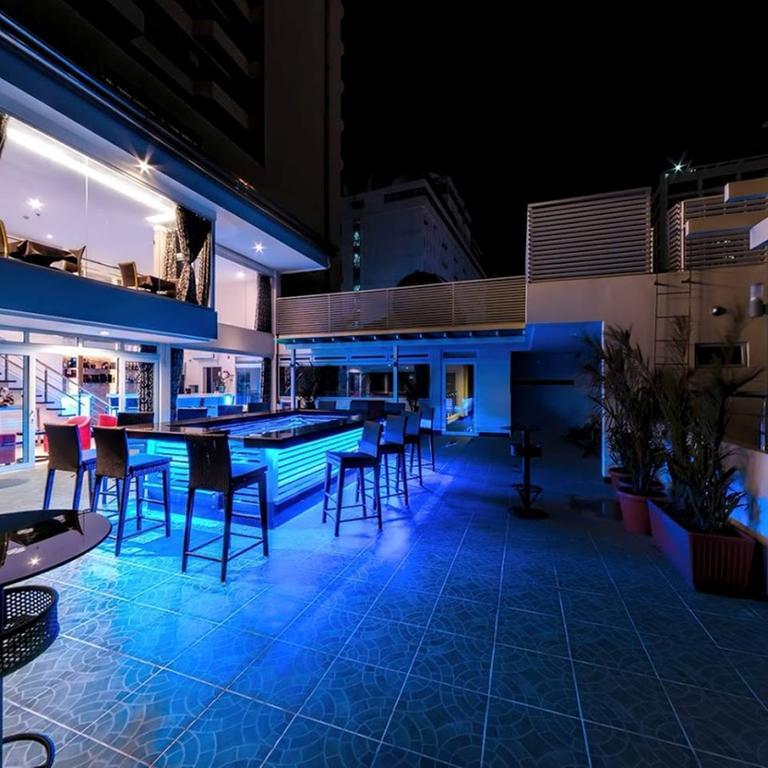 D Circle Hotel Manille Extérieur photo