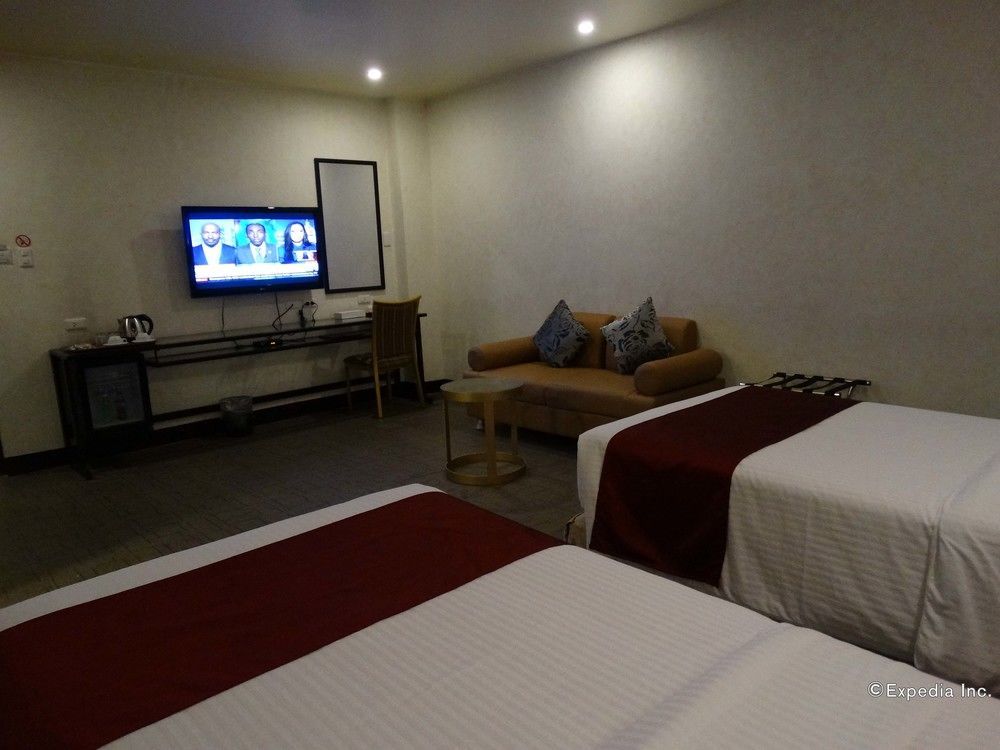 D Circle Hotel Manille Extérieur photo
