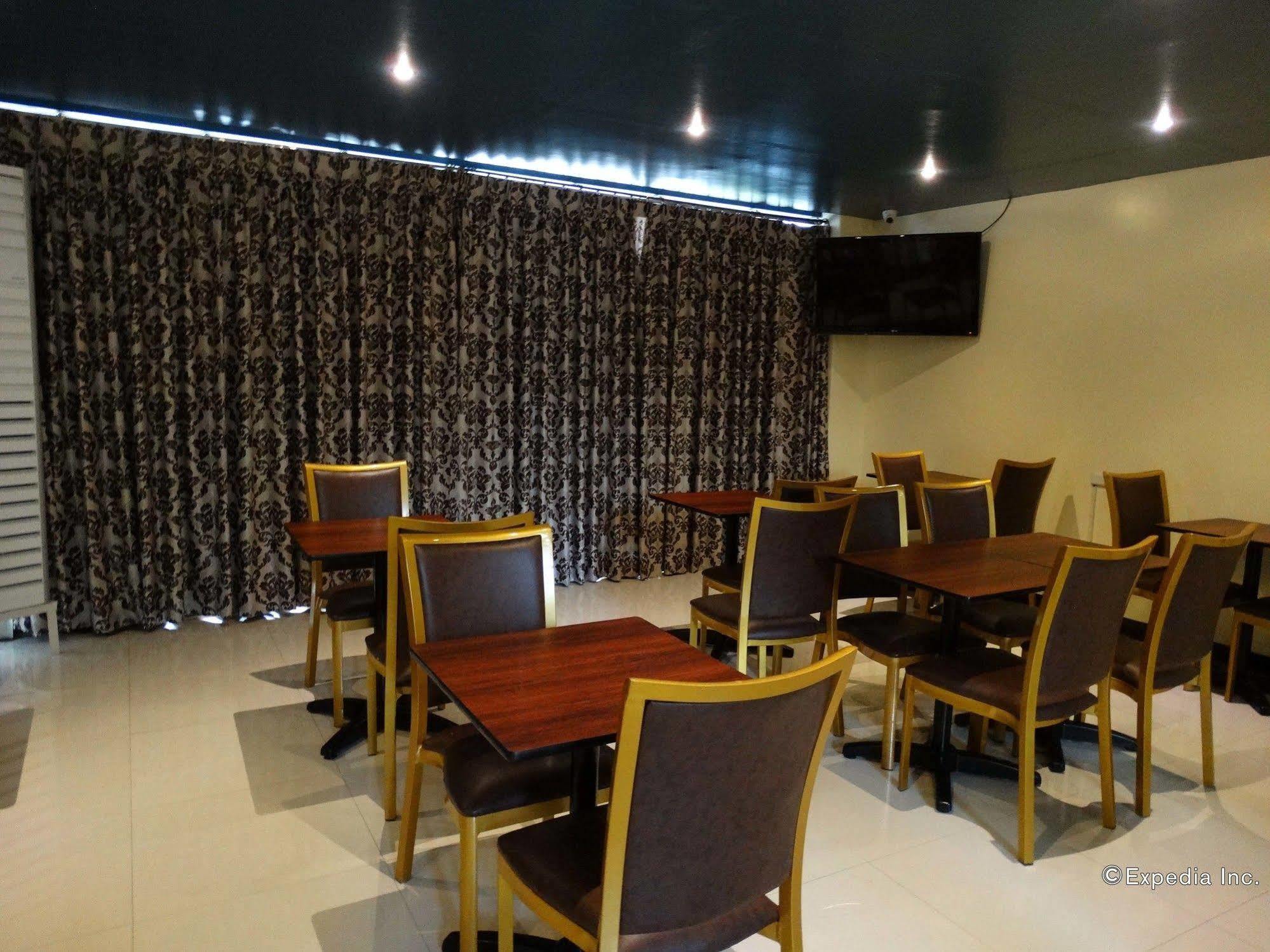 D Circle Hotel Manille Extérieur photo