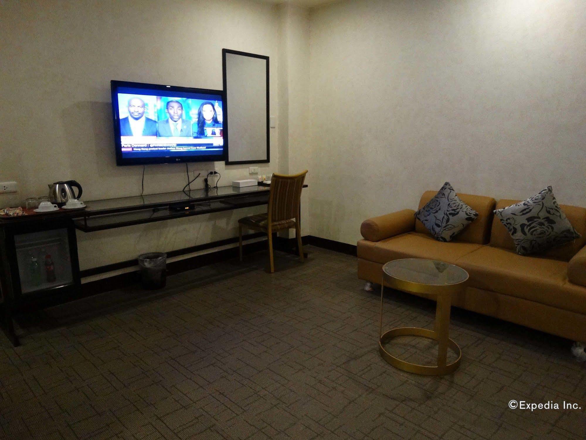 D Circle Hotel Manille Extérieur photo