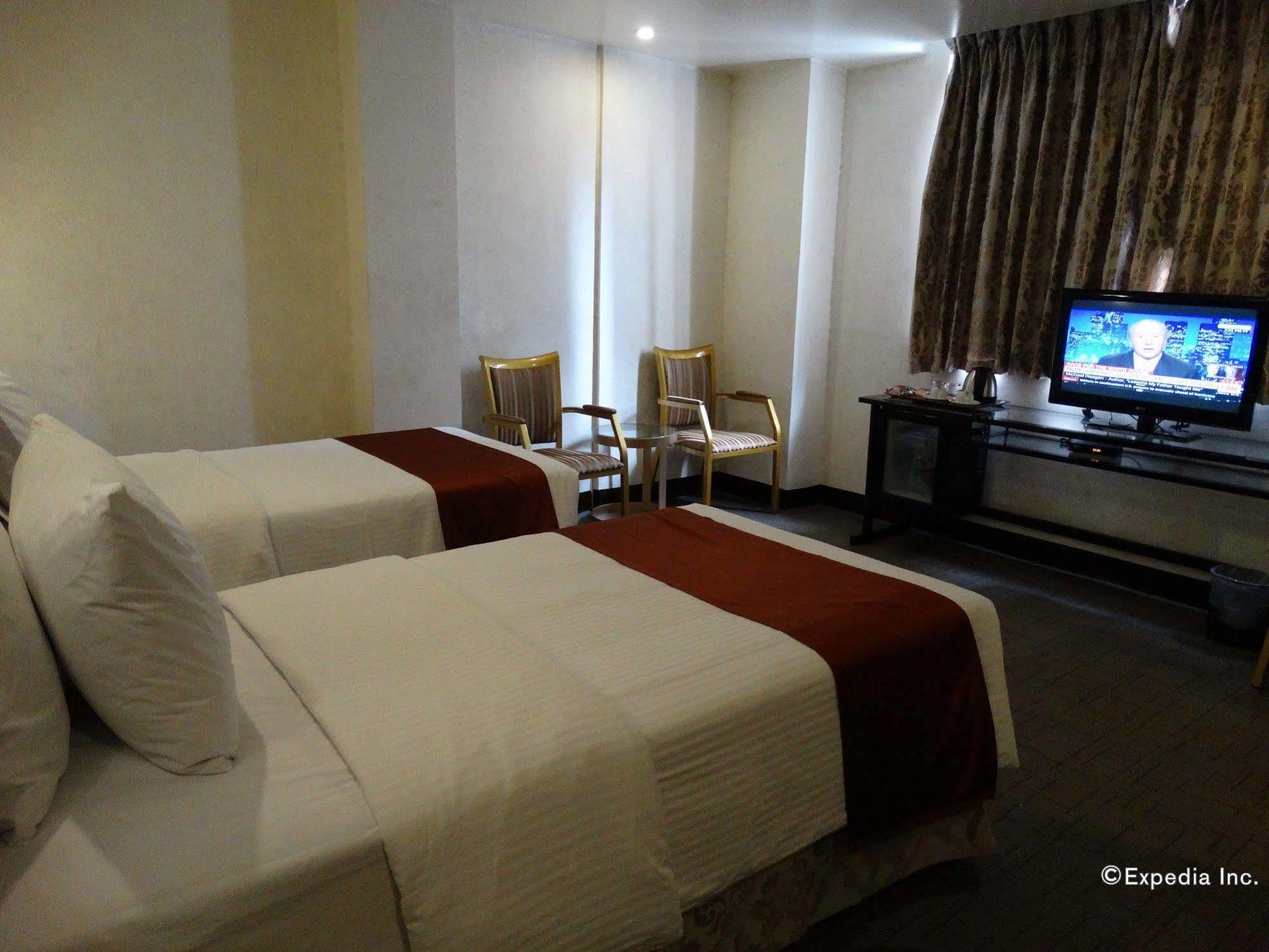 D Circle Hotel Manille Extérieur photo