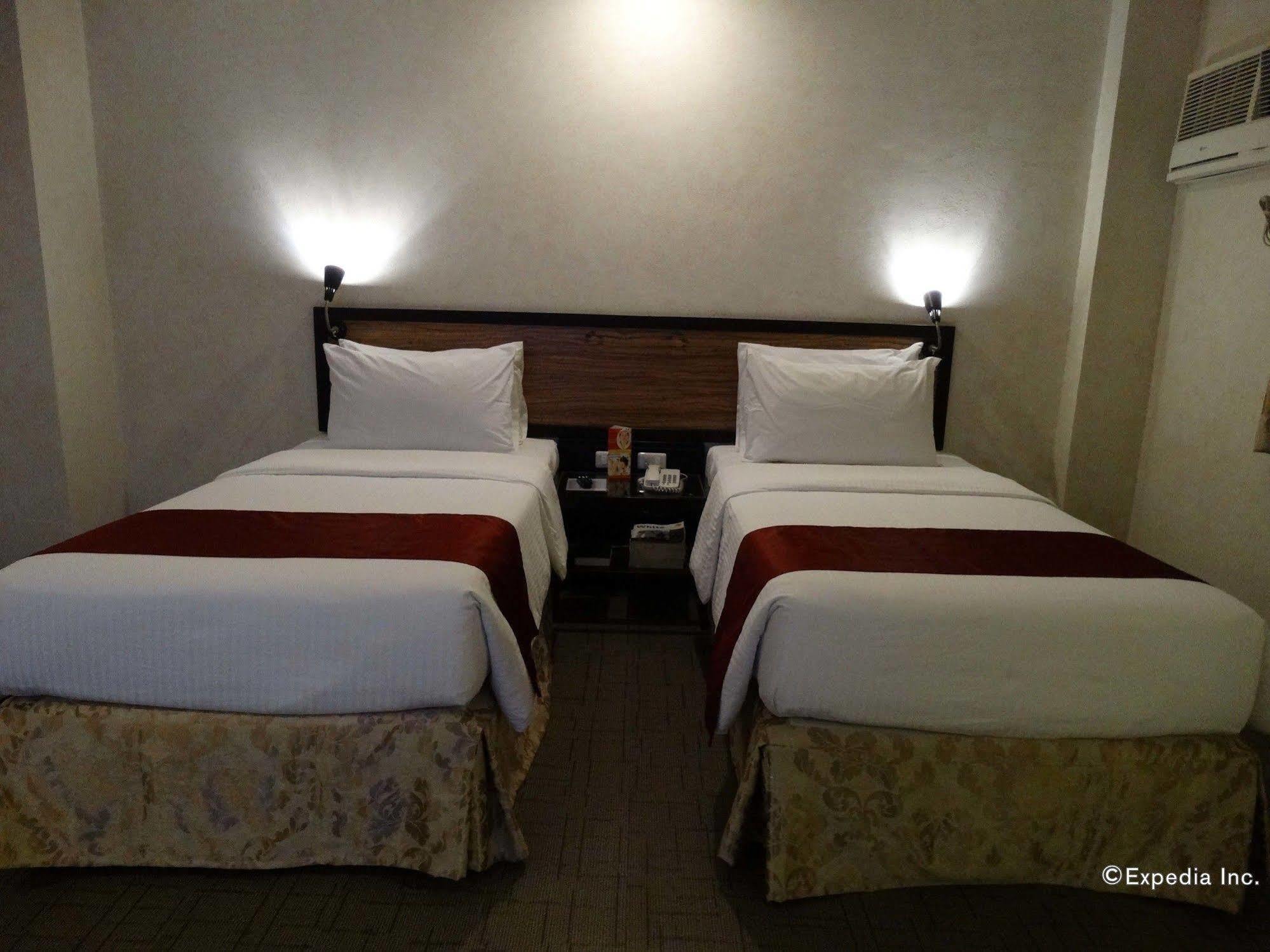 D Circle Hotel Manille Extérieur photo